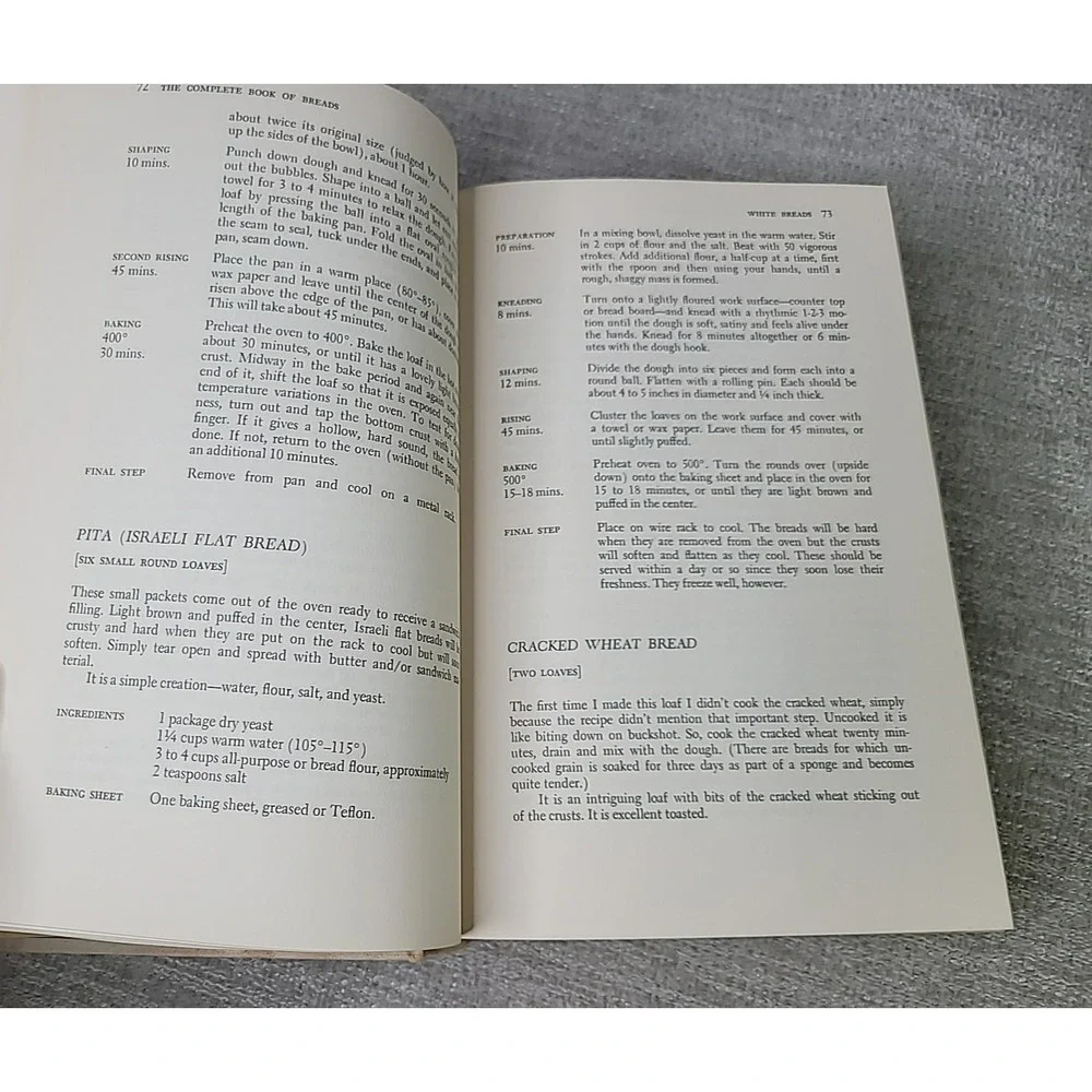 Complete Book Breads Cookbook by Bernard Clayton Jr. 100's‎ of Recipes Hardback